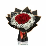 hand bouquet mawar merah dengan wrapping hitam gold untuk hadiah anniversary lamaran pernikahan