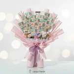hand bouquet uang pink bunga pastel wisuda