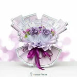 hand bouquet uang ungu bunga mawar elegan