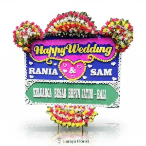 papan bunga wedding bentuk love warna cerah