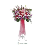 standing flower pernikahan warna cerah
